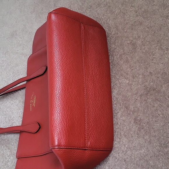 GUCCI Medium Swing Tote Red ๐๐โค๏ธ - Picture 3 of 12